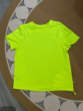 Lululemon hiking tee